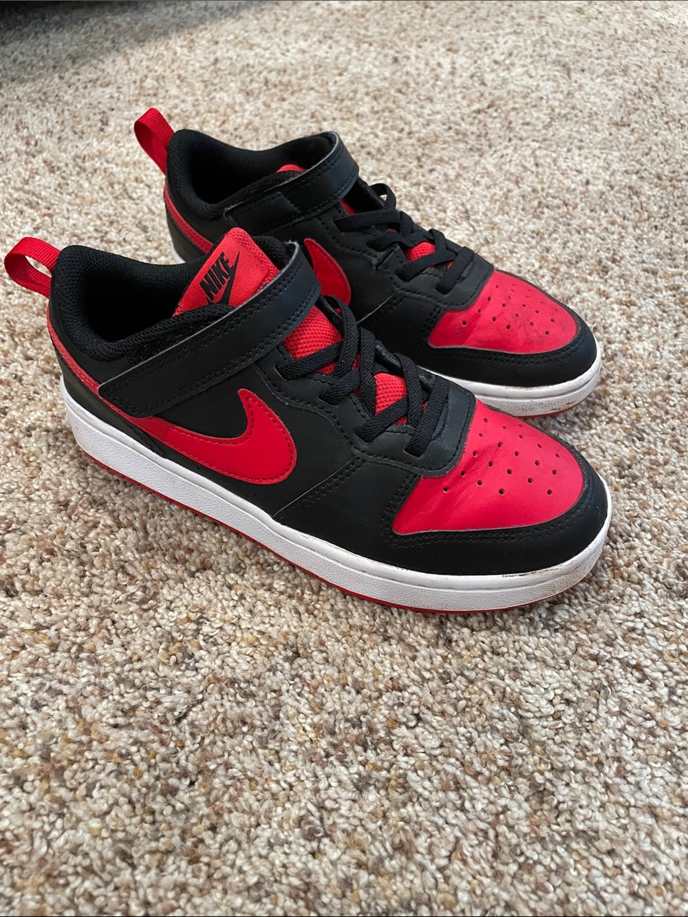Boys Nike court borough low 2